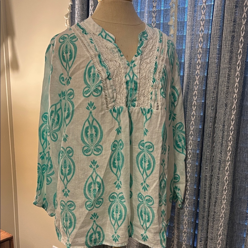 Crown & Ivy Teal and White Blouse